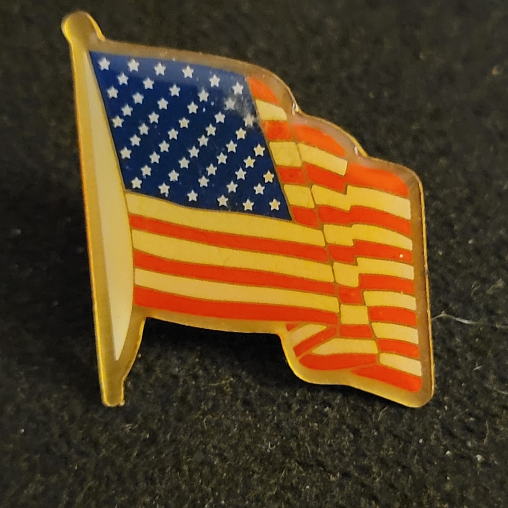 Flag pin